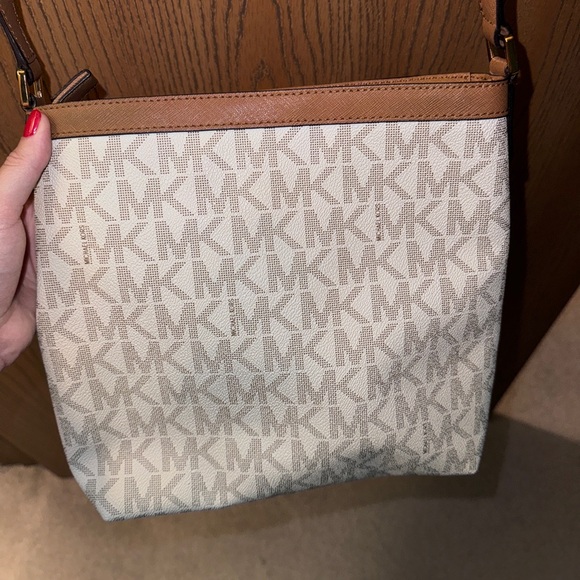 Michael Kor Crossbody Bag- NEW - Picture 2 of 8